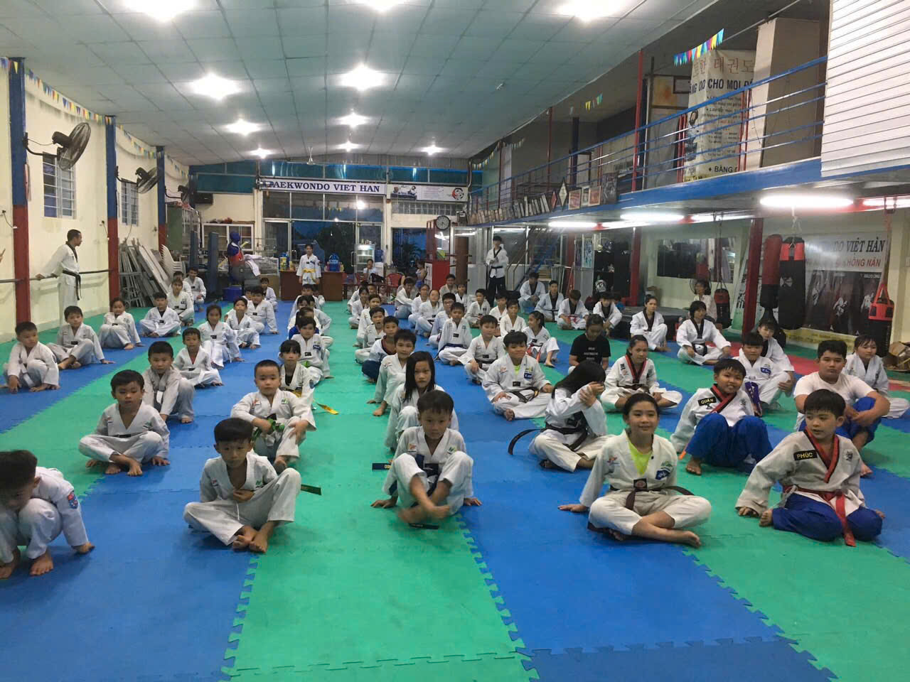 Taekwondo Việt Hàn Củ Chi Taekwondo Việt Hàn Củ Chi - trong giờ luyện tập