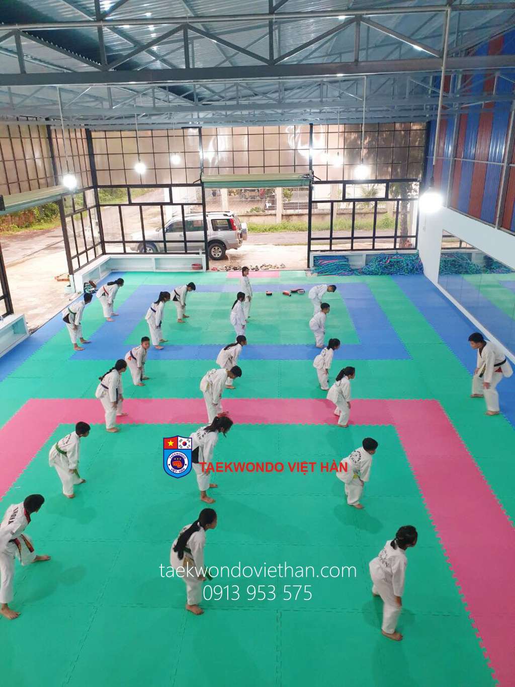 Học viên chăm chỉ luyện tập để bảo đảm sức khỏe trong học tập và cuộc sống