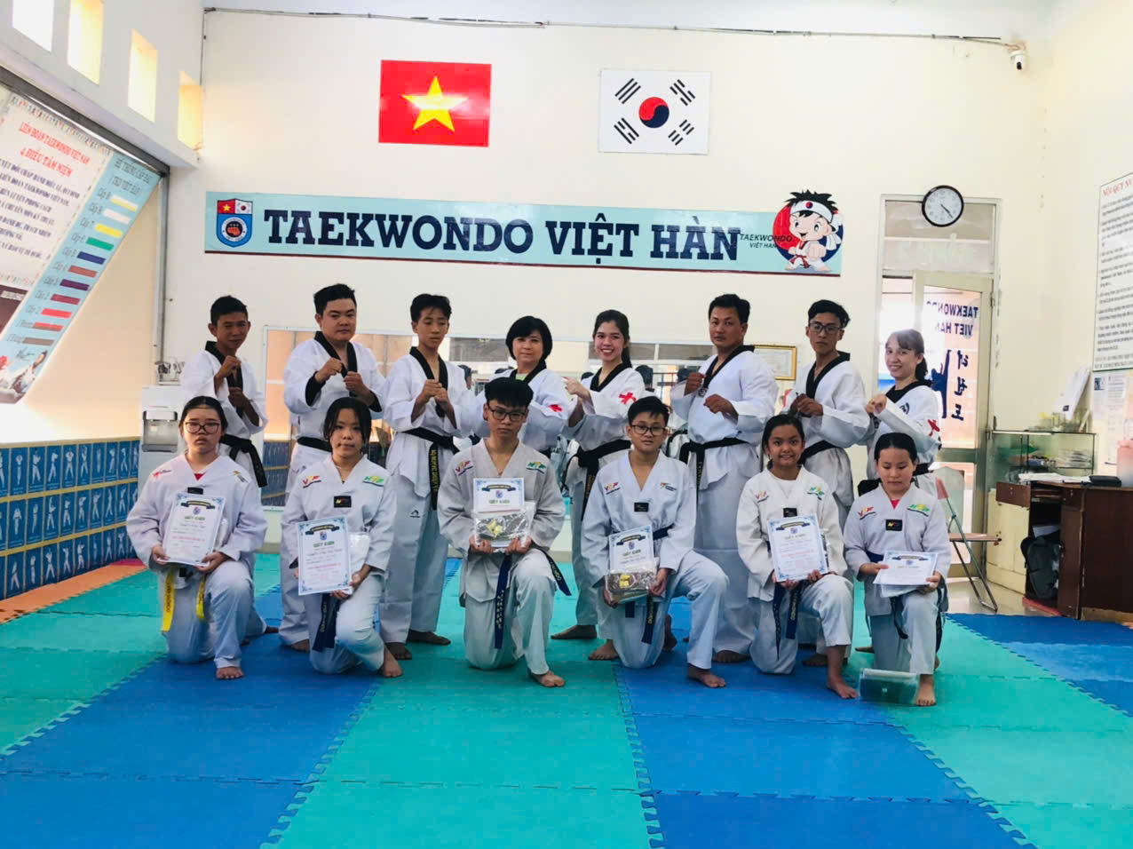 Taekwondo Việt Hàn Tân Bình Taekwondo Việt Hàn Tân Bình - võ sinh thi đạt