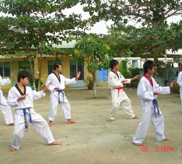 Tập luyện Taekwondo giúp rèn luyện sức khỏe và giảm cân hiệu quả